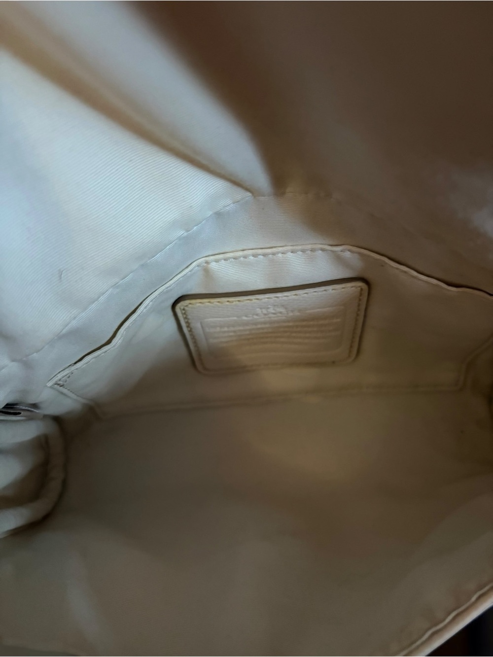 Coach Cream Shoulder Bag with Interior Patch Logo - Picture 5 of 8